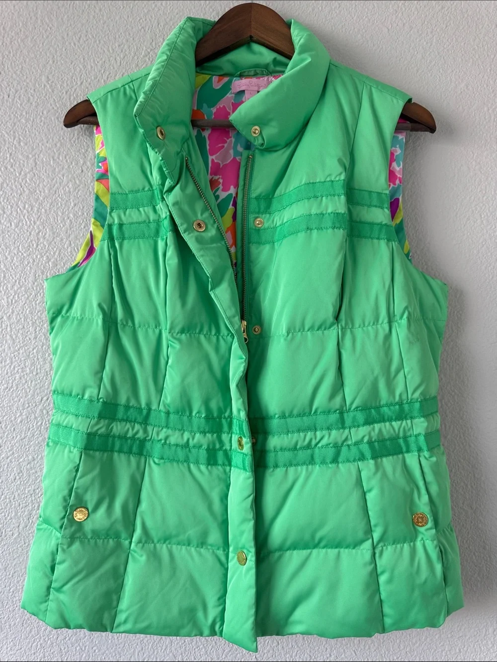 Lilly Pulitzer Kate green floral puffer vest large - Picture 2 of 14